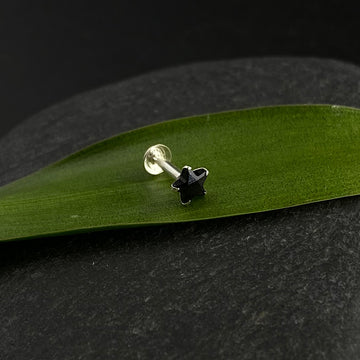 Big Black Star Nose Pin